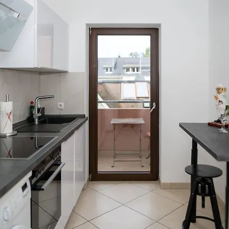 La Vie Moderne Apartment